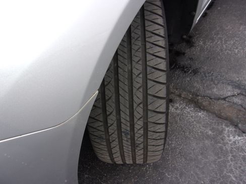 Used 2011 Lincoln MKZ image 10