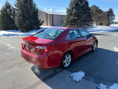 Used 2013 Toyota Camry SE image 3