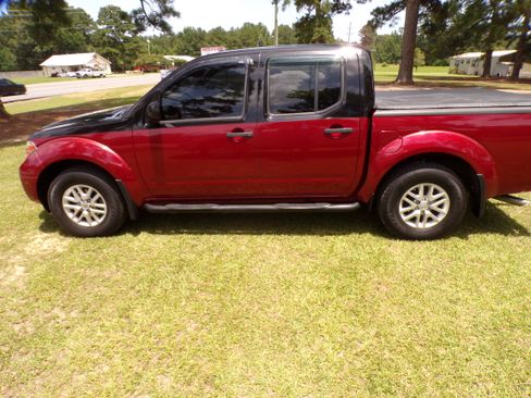 Used 2016 Nissan Frontier 2WD Crew Cab image 3