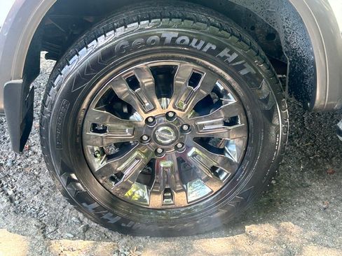 Used 2017 Nissan Titan XD 4x4 Crew Cab image 32