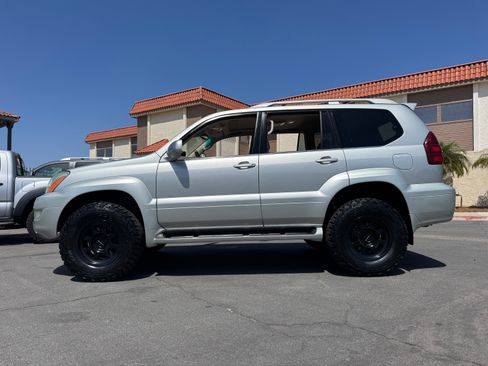 Used 2005 Lexus GX 470 image 3