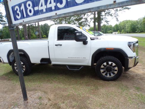 Used 2025 GMC Sierra 2500 4x4 Regular Cab Pro image 5