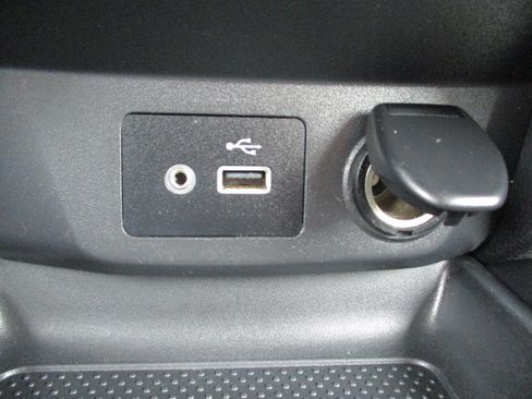 Used 2020 Nissan Rogue FWD SV 2.5L 4-Cyl SUV image 50
