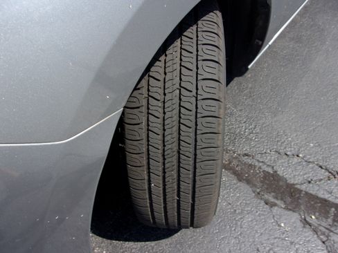 Used 2014 MAZDA MAZDA5 Sport FWD image 10