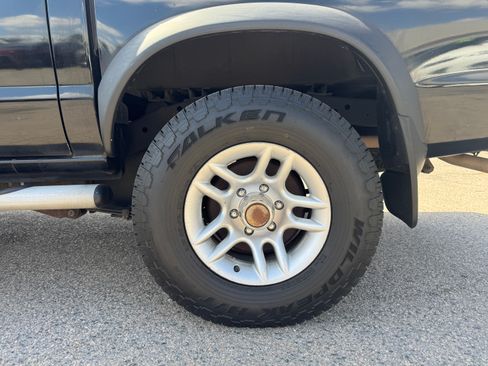 Used 2000 Nissan Frontier image 14