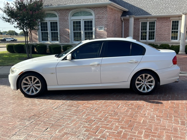 Used 2011 BMW 328i Sedan RWD image 9