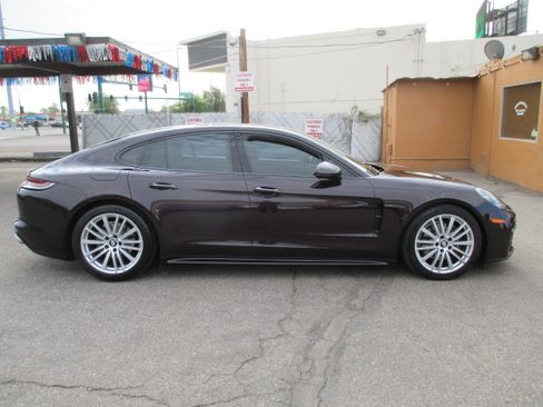 Used 2021 Porsche Panamera Sedan 4D image 2