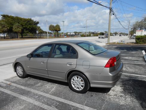 Used 2004 Honda Civic LX image 3