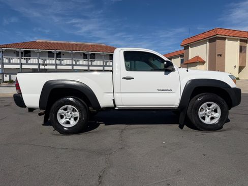 Used 2009 Toyota Tacoma PreRunner image 18