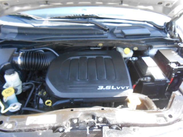 Used 2014 Chrysler Town & Country Touring-L FWD image 21