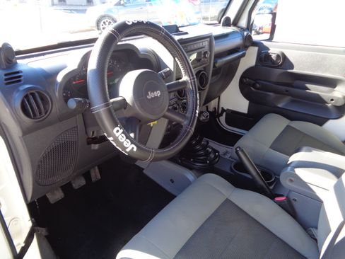 Used 2008 Jeep Wrangler X image 34