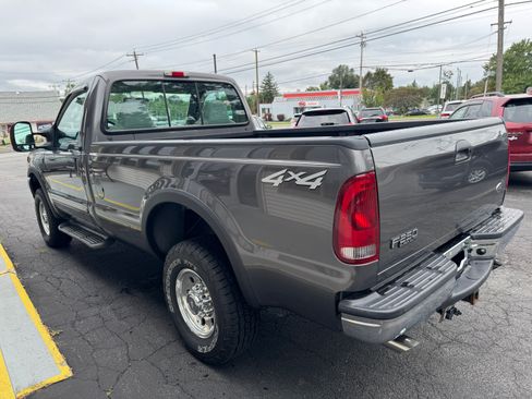Used 2004 Ford F250 4x4 Regular Cab Super Duty image 5