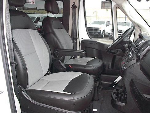 Used 2018 RAM ProMaster 2500 image 9