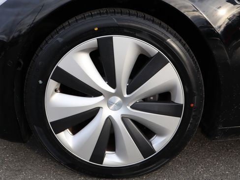 Used 2021 Tesla Model S Long Range Plus image 30