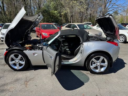 Used 2008 Pontiac Solstice GXP image 10