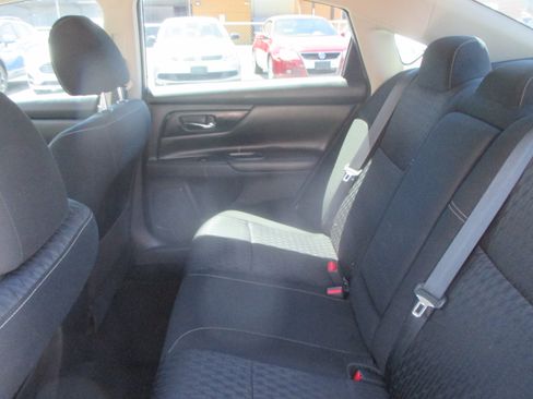 Used 2018 Nissan Altima 2.5 S Sedan FWD image 9