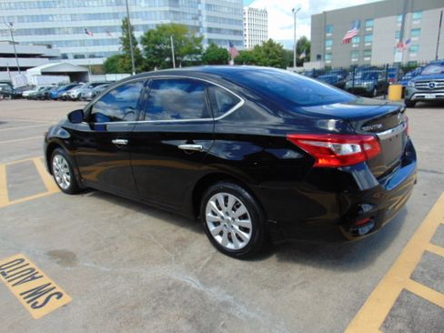 Used 2016 Nissan Sentra S image 4