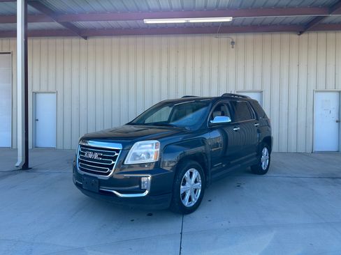 Used 2017 GMC Terrain SLE image 1