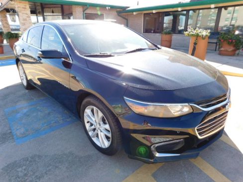 Used 2018 Chevrolet Malibu LT image 1