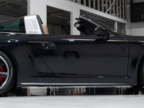 Used 2015 Porsche 911 Targa 4S image 16