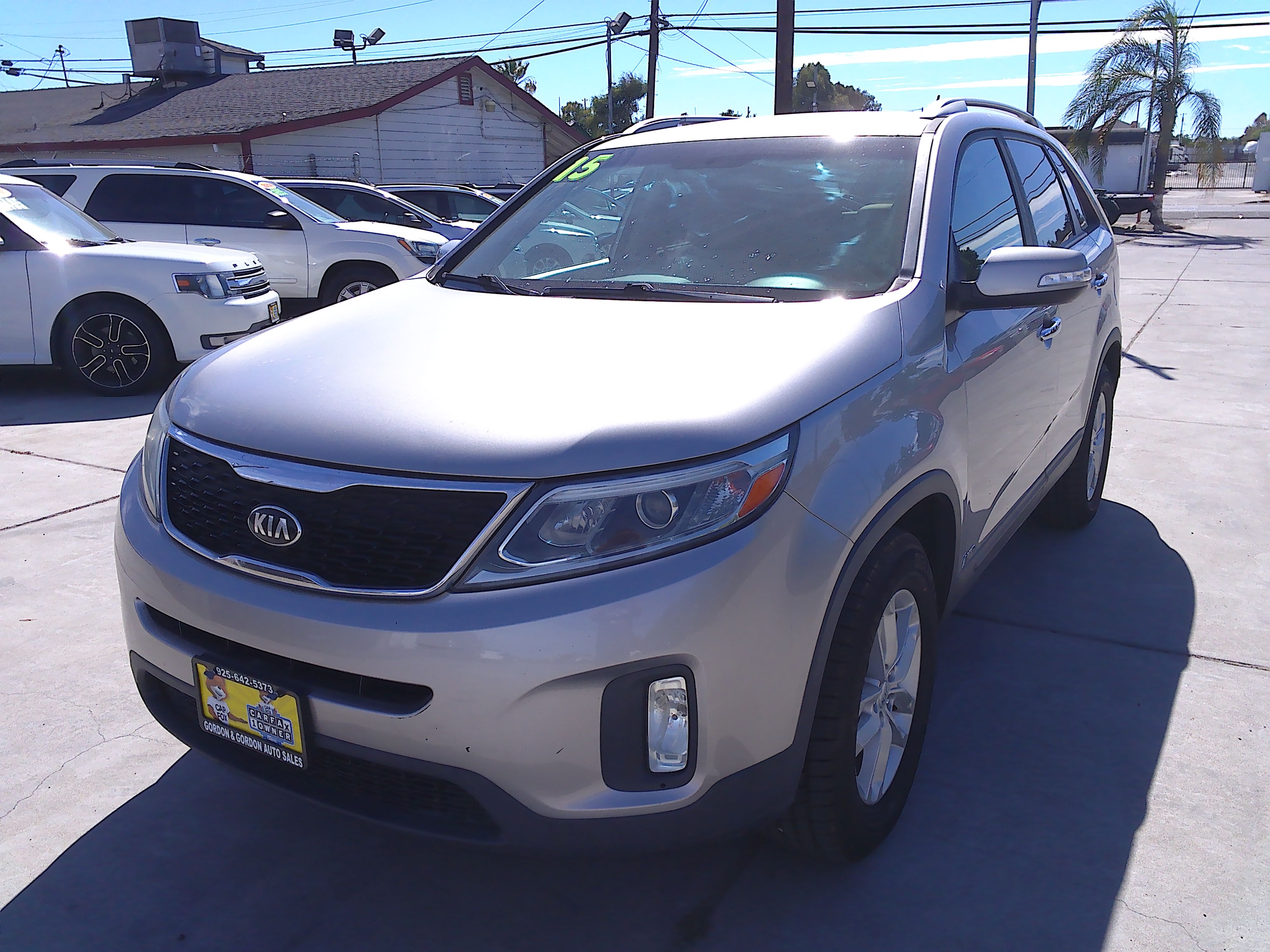 Used 2015 Kia Sorento AWD LX V6 image 2