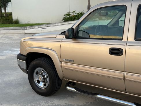 Used 2004 Chevrolet Silverado 2500 LS RWD image 31