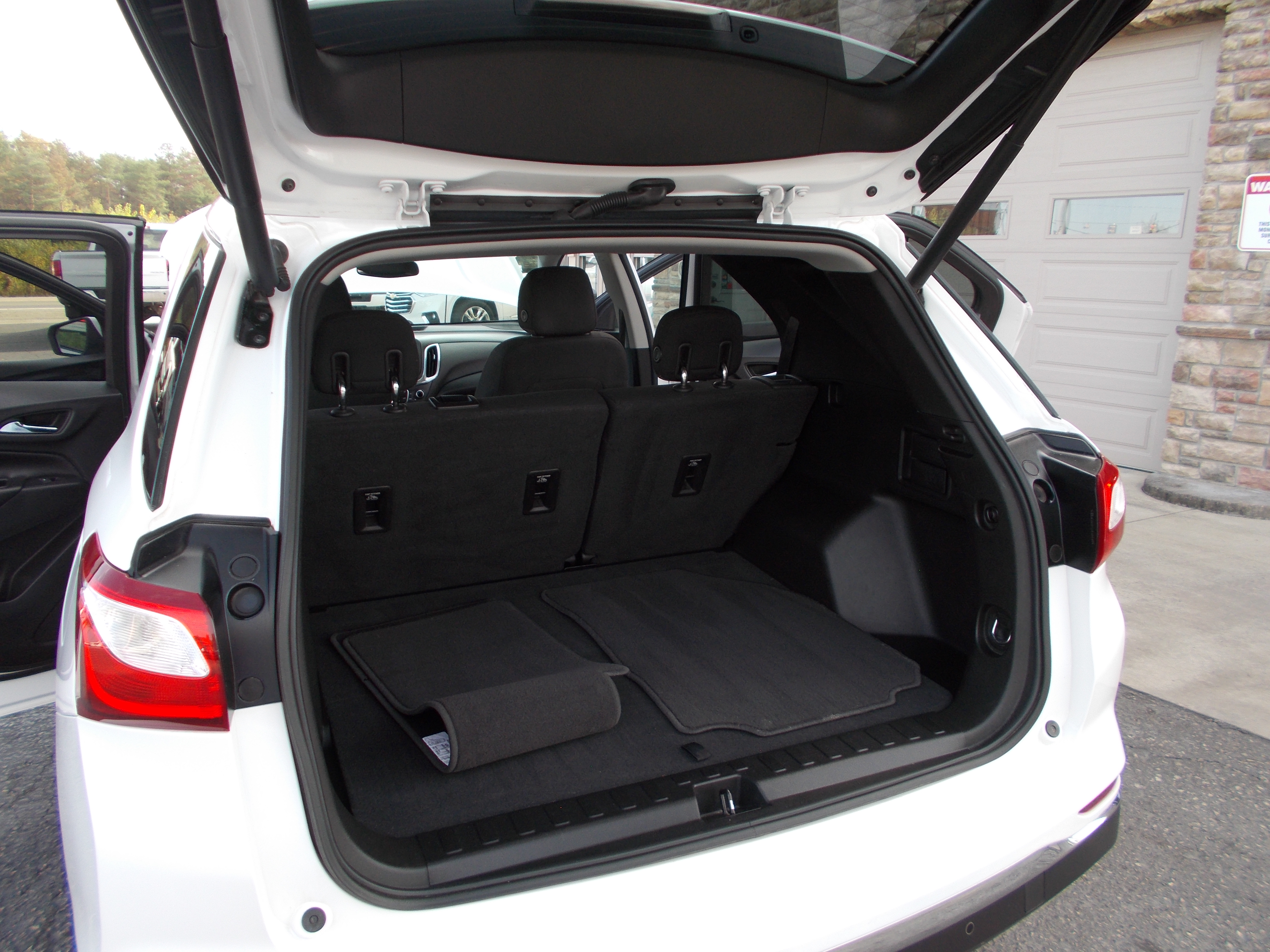 Used 2019 Chevrolet Equinox LT AWD/4WD image 18