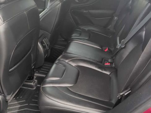 Used 2021 Jeep Cherokee Altitude Lux image 7