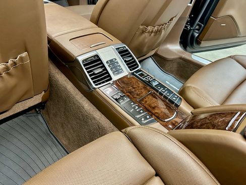 Used 2016 Porsche Panamera Exclusive Series image 23