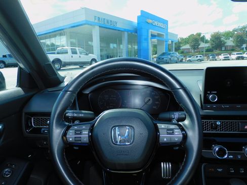 Used 2025 Honda Civic Sport image 2