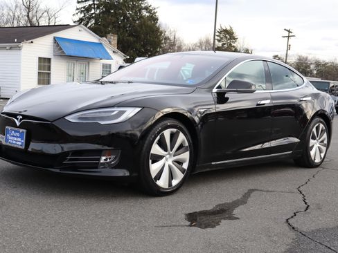 Used 2021 Tesla Model S Long Range Plus image 5