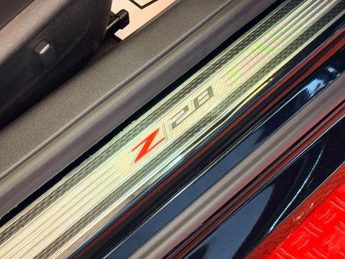 Used 2015 Chevrolet Camaro Z/28 image 21