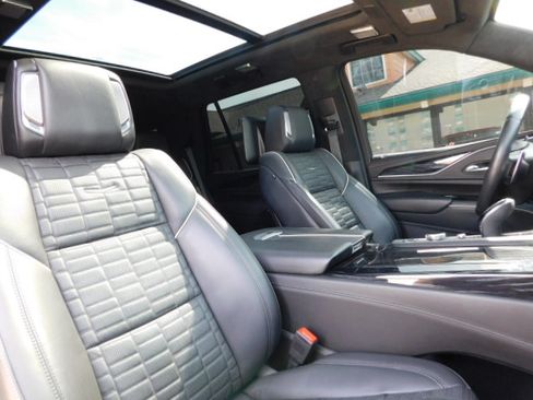 Used 2023 Cadillac Escalade V image 30