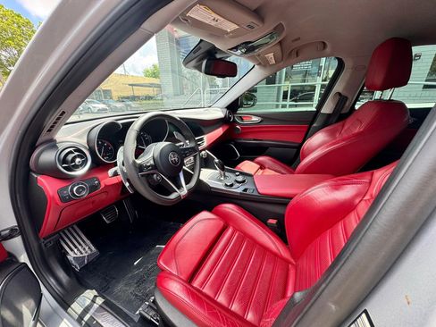 Used 2018 Alfa Romeo Giulia Ti Sport RWD image 10