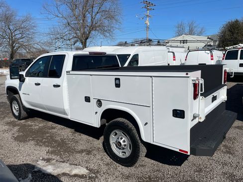Used 2023 Chevrolet Silverado 2500 W/T image 3