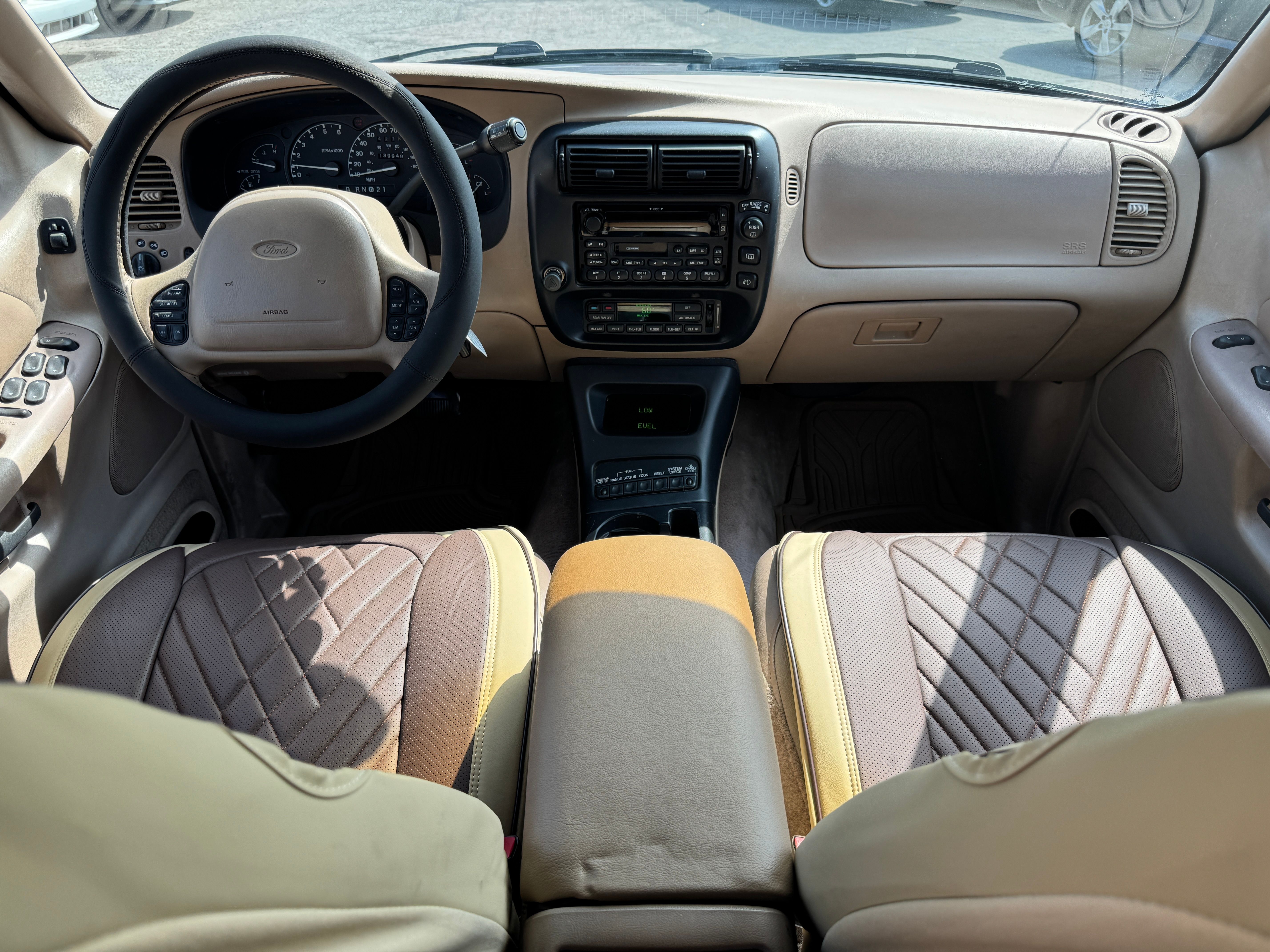 Used 2000 Ford Explorer 2WD Eddie Bauer image 20
