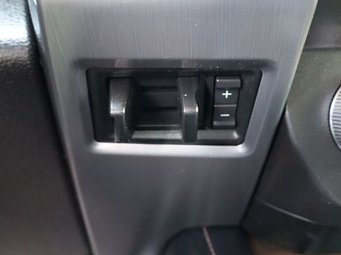 Used 2018 Ford Expedition Platinum image 39