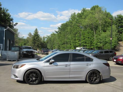 Used 2016 Subaru Legacy 2.5i Limited AWD/4WD image 3