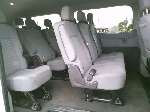 Used 2015 Ford Transit 350 XLT image 4