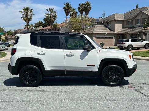 Used 2018 Jeep Renegade Trailhawk AWD/4WD image 7