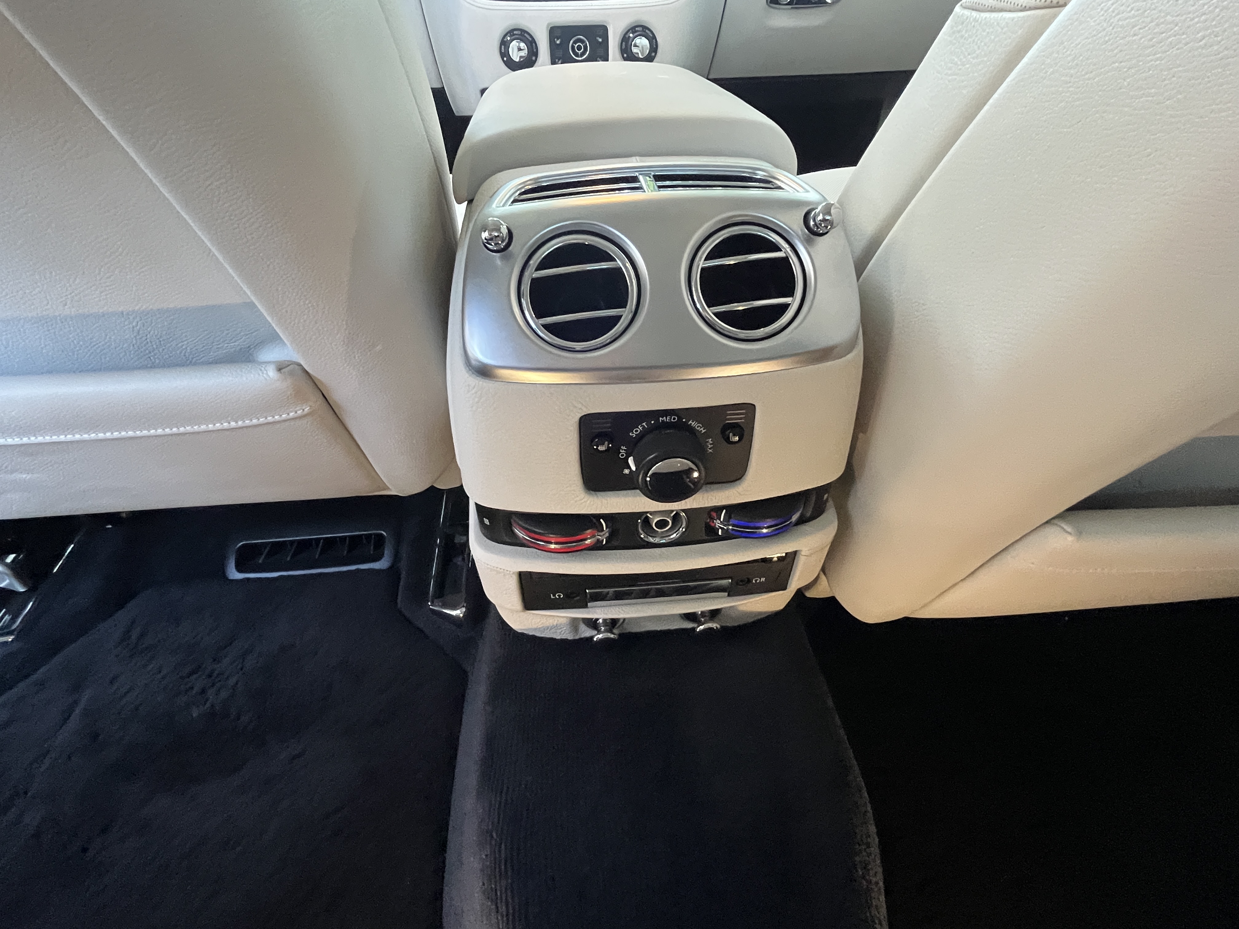 Used 2014 Rolls-Royce Ghost RWD image 34