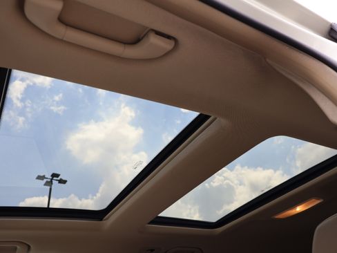 Used 2012 Mercedes-Benz GLK 350 image 18