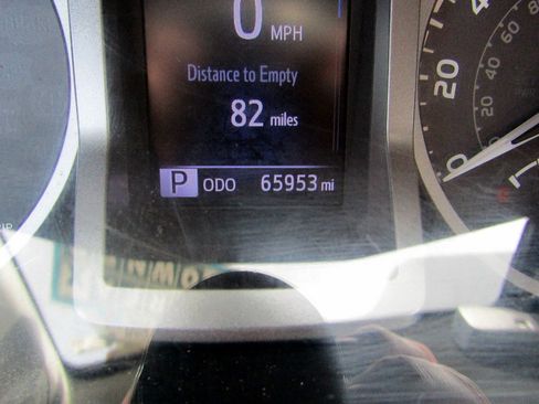 Used 2018 Toyota Tacoma SR5 image 19