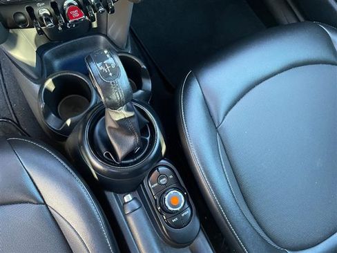 Used 2018 MINI Cooper image 12
