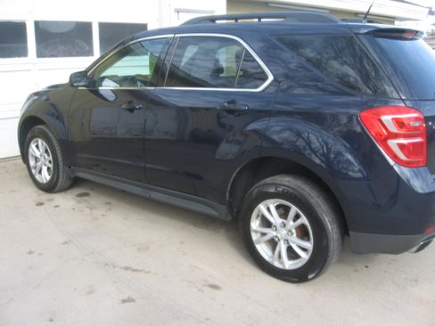 Used 2017 Chevrolet Equinox LT image 6