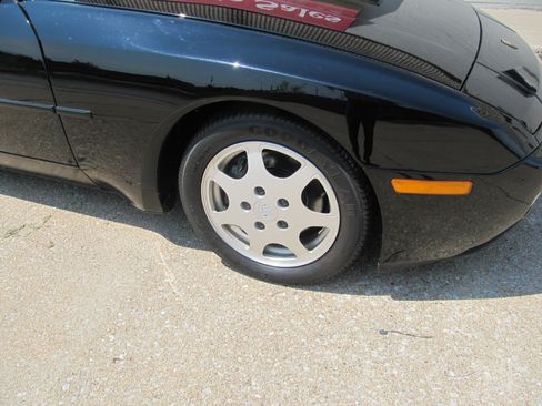 Used 1989 Porsche 944 Turbo Coupe RWD image 10