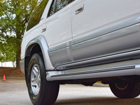 Used 2000 Toyota 4Runner Limited AWD/4WD image 30