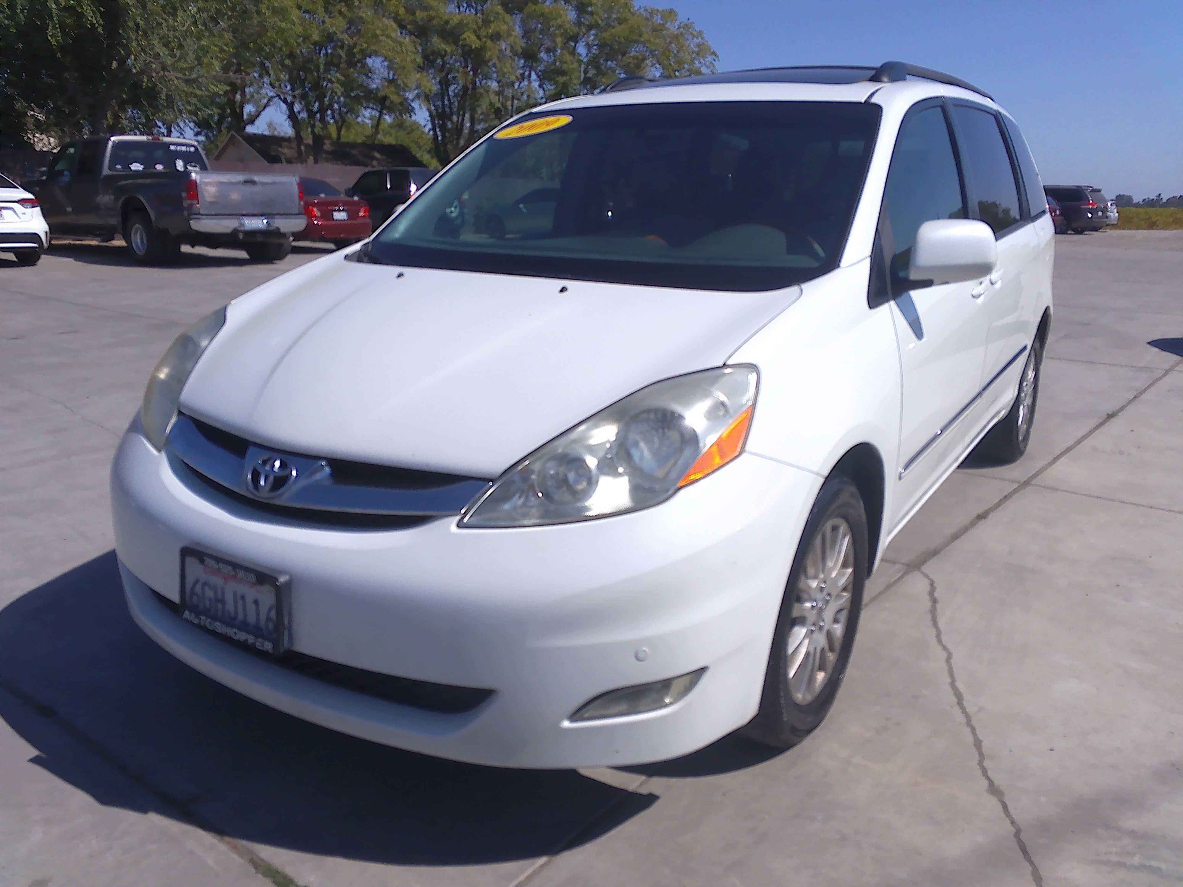Used 2009 Toyota Sienna Limited AWD image 2