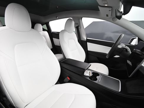 Used 2021 Tesla Model Y Performance image 43