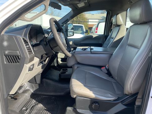 Used 2017 Ford F450 image 9